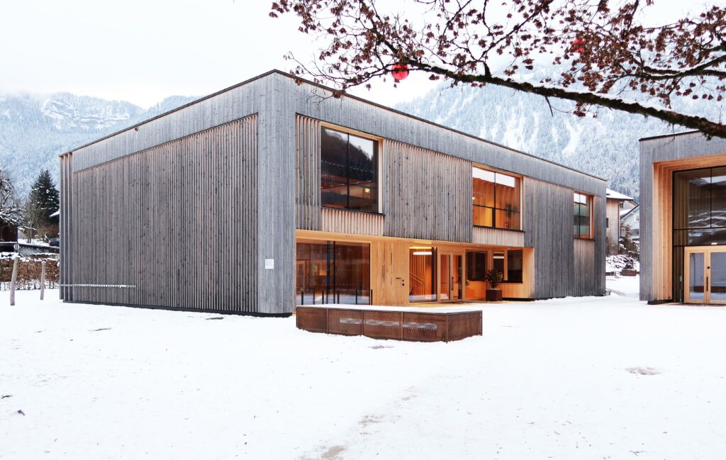 Materská škola Am Engelbach in Lustenau, Innauer-Matt Architekten, Bezau - Vorarlberg, Rakúsko (Photo: Jakub Hanták, 2023) 